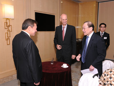 Kwok Scholarships Roundtable and Annual Dinner 2015 - 11